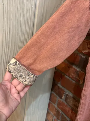 She + Sky womens snake print cuffs raw hem denim shacket burnt orange S thumbnail 2