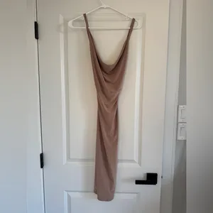 Meshki Style Cowl Neck Midi Dress Taupe Size UK8/US Small thumbnail 2
