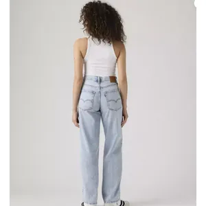 Levi's 26x30 Premium Baggy Dad Women's Jeans Fan Fare Light Wash thumbnail 2