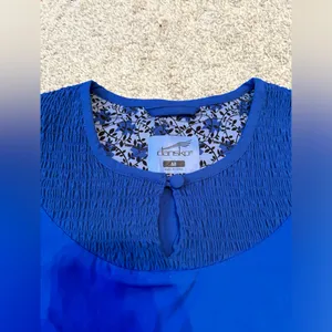 Dansko Royal Blue Smocked‎ Neck Keyhole Scrub Top Women's M thumbnail 2