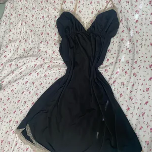 vera wang slip thumbnail 5
