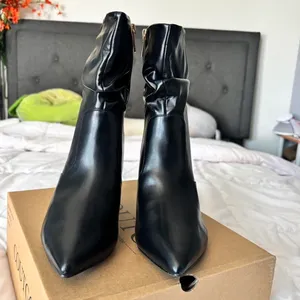 Coutgo Black Leather Ankle Boots Size 6 thumbnail 1