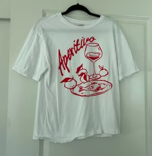 Universal Threads 100 cotton aperitivo graphic tee trendy Xsmall fits oversized thumbnail 1