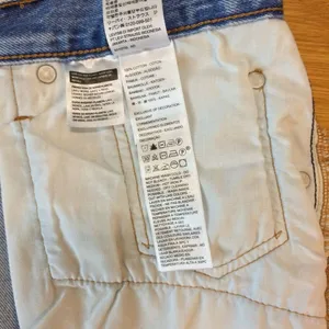 Levi’s 501 Jean shorts 32 button-fly medium wash distressed thumbnail 9