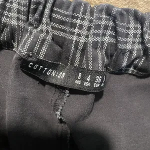 Cotton:On Pants Womens 4 Plaid Flat Front Tapered Trousers Academia Gray Black thumbnail 2