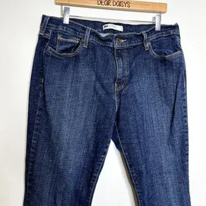 Levi's 515 Classic Bootcut Jeans thumbnail 2