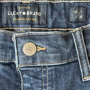 Lucky Brand Ava Skinny Jeans Women Size 10 30" x 30"‎ Dark Wash Distressed thumbnail 5