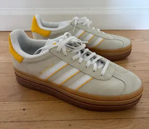 Adidas Gazelle Bold size 10.5 taupe white yellow gold thumbnail 1