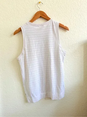 Lululemon Swiftly Breathe Muscle Tank Top White Sleeveless Perforated Knit 6 thumbnail 4