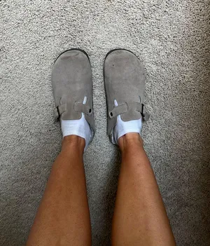 Clogs Size 9 thumbnail 2