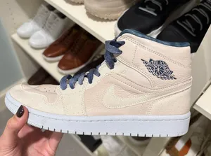 Women’s Air Jordan 1 Mid thumbnail 1