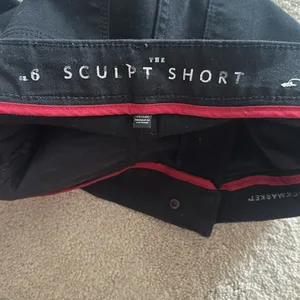 White House Black Market High Rise Sculpt‎ 5-Inch Black Denim Shorts size 6 thumbnail 2