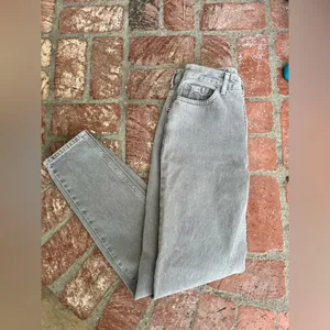 BDG High-Rise Mom Jeans in Washed Gray size‎ 26 thumbnail 6