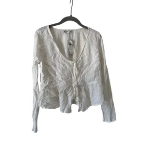 NWT Hollister Women’s White Swiss Dot Tie Front Peplum Blouse Long Sleeve XS thumbnail 3