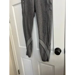 Lululemon‎ Inspire Leggings in a gray and blue color combination size 8 thumbnail 2