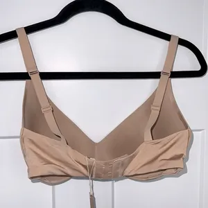 NWT SKIMS Wireless Form Push-Up Plunge Bra - Clay thumbnail 3