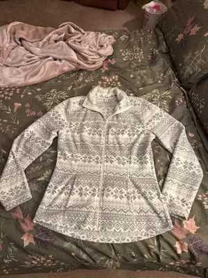 Old Navy Women's White & Gray Fair Isle Zip-Up Teddy Jacket thumbnail 3