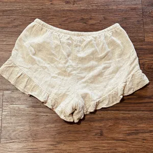 Abercrombie & Fitch Pull On Linen Blend Ruffle Drawstring Shorts Cream Beige M thumbnail 8