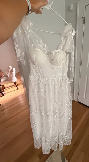 Francesca's White Bridal Dress thumbnail 1