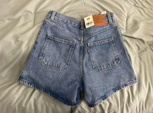 Levi's 80s Mom Shorts thumbnail 7