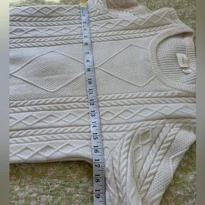 Cyrus Cream Cable Knit Sweater Ivory Size M Academy Preppy thumbnail 5