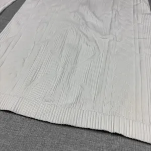 Lululemon Long Sleeve Shirt Womens Small White Textured Knit Thumbholes Yoga thumbnail 4