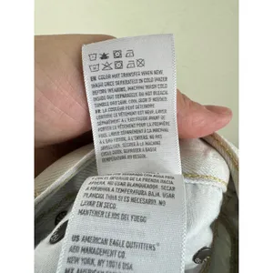 American Eagle Light Wash High Rise Crop Button Fly Raw Hem Jeans‎ Womens Size 6 thumbnail 7