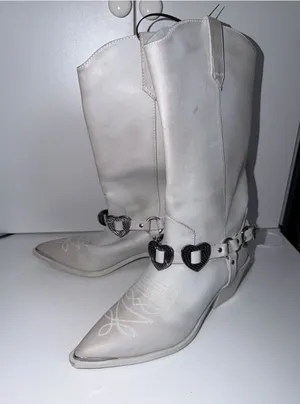 Madden Girl Women's Sweetheart Western Cowboy Boot White‎ 7.5 Hearts Concho thumbnail 1