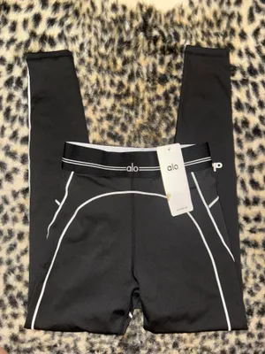 Alo Yoga Heart Throb Leggings thumbnail 1
