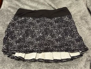 Lululemon Skirt thumbnail 1