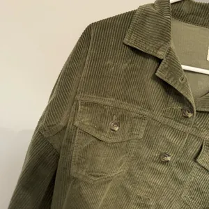 American Eagle Olive Corduroy Raw Hem Cropped Jacket thumbnail 3