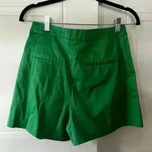 Zara women's green tailored shorts size M thumbnail 3