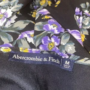 ✨ Abercrombie & Fitch floral wrap dress✨ thumbnail 4