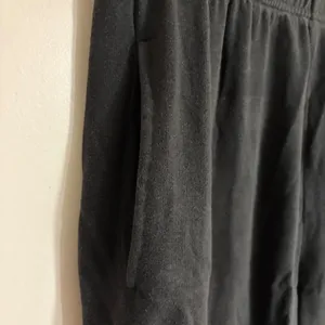 Pink Victoria's Secret Black Love Pink Graphic Cropped Jogger Sweatpants Medium thumbnail 11