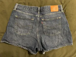 Levi’s 80s Mom Shorts thumbnail 2