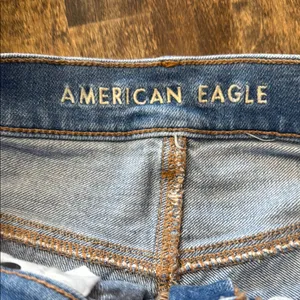 AMERICAN EAGLE Highest Rise 90’s Boyfriend Short Distressed Denim Size 6 thumbnail 3