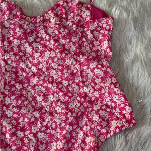Zara Pink Floral Corset Bodysuit Side Zipper Closure Size M thumbnail 8