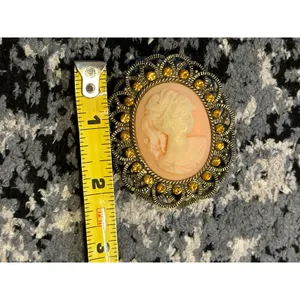 Vintage Cameo Brooch Pin Yellow/Gold Stone Detail Trim Unbranded thumbnail 3