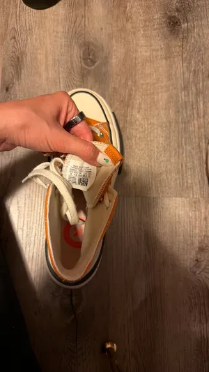 Orange Converse thumbnail 2
