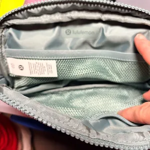 Lululemon Everywhere Belt Bag 1L NWT Authentic. Crater Blue. Sold Out. thumbnail 5