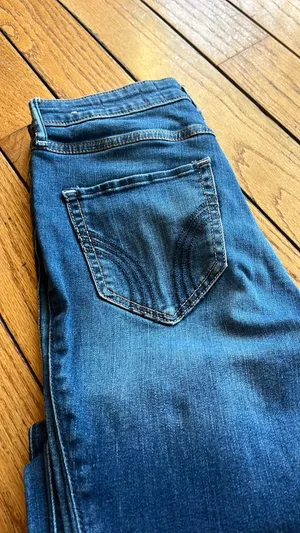 Hollister High Rise Super Skinny Denim thumbnail 2