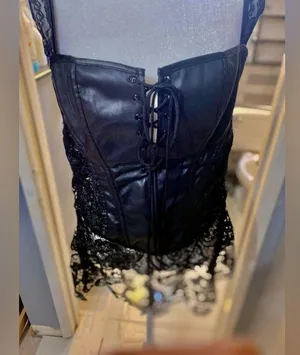 NWOT Faux Leather Black Corset w/ Lace at the Bottom & Shoulder Straps Size:2XL thumbnail 5