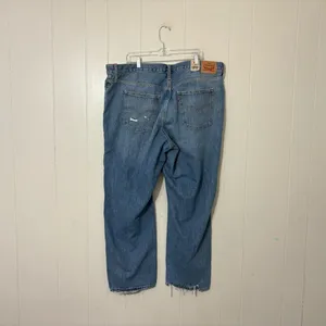 Levi’s 94 Baggy Jeans Women’s 20W NWT Mid Rise Straight Leg 90s Vintage Distress thumbnail 7