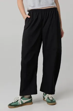 Offline by Aerie Nice Move Barrel Pants Pull On Lightweight in Black M Long thumbnail 1