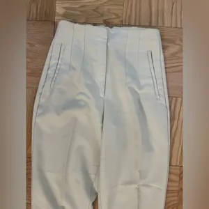 Zara Cream Trousers with Classic Pleats thumbnail 7