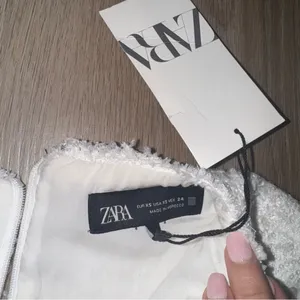 Zara White & Silver Sequin Tweed Short Sleeve Mini Dress - Size XS thumbnail 2
