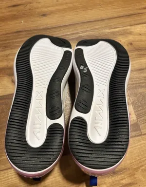 Nike Air Max Sneakers thumbnail 4