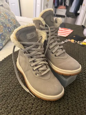 UGG Lakesider Heritage Mid-Ankle Boots thumbnail 1