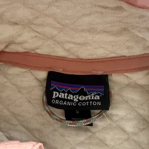 Patagonia Women's Cream and Mauve Organic Cotton Quilt Snap-T Pullover Small thumbnail 6