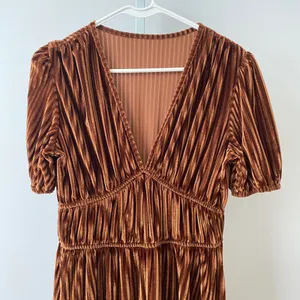Roman style Pleated Moody MobWife V-Neck Velvet Maxi Dress Small Brown thumbnail 2